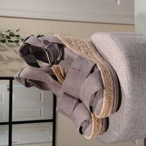 Universal Thread Wedges Size 7